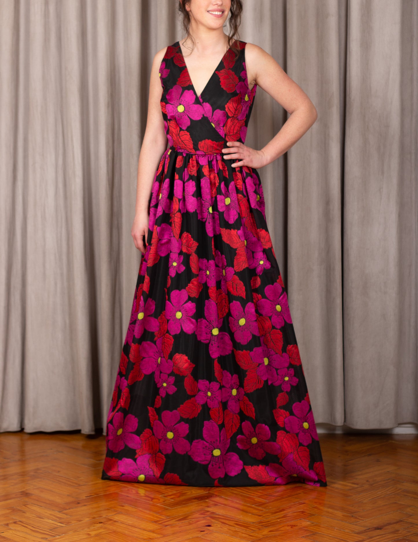 Vestido Vermelho c/ Rosa Flores