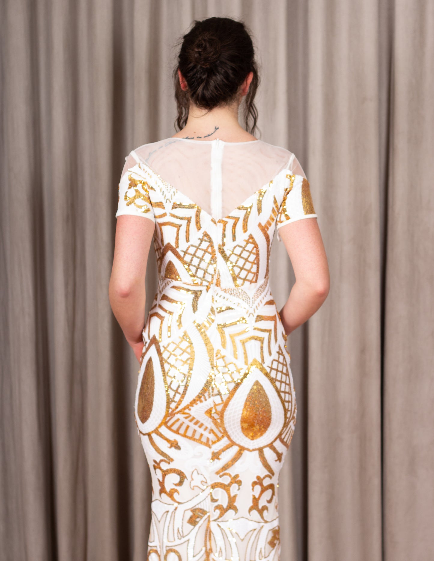 Vestido Branco c/ Dourado