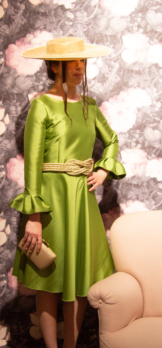 Vestido Verde com Cinto Dourado